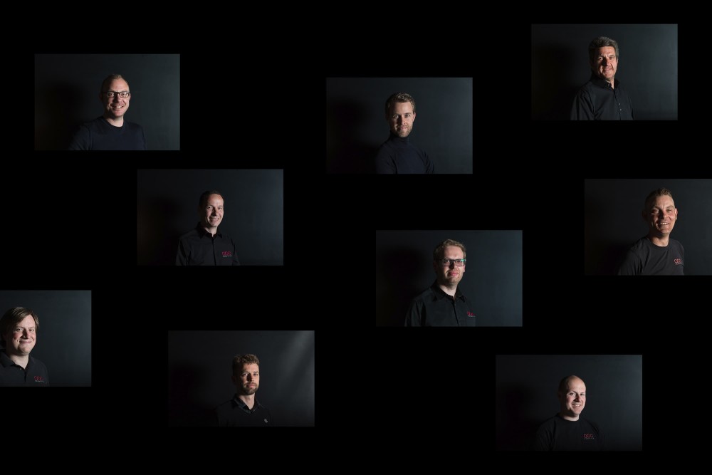 Het ABC - Domotica team op een zwarte achtergrond